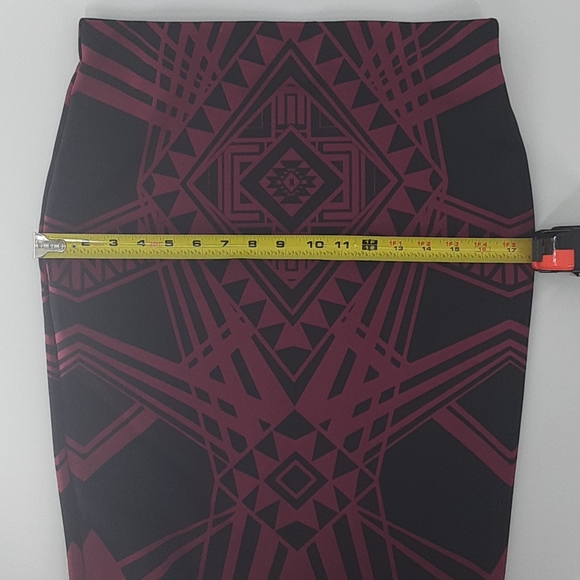 Amy Wear Black/Fuscia Bodycon Skirt - Picture 5 of 8